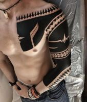 czarne grube wzory tatuaży