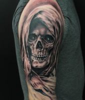 śmierć głowa tatuaż