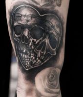 dwie czaszki w sercu