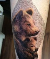 mama niedźwiedź z małym niedźwiadkiem