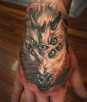 demon z wieloma oczami