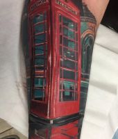 czerwona budka telefoniczna