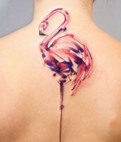 duża flaming - tatuaż na plecach