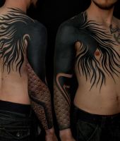 czarne tatuaże na ramieniu dla facetów