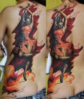 tancerka - tatuaż na plecach