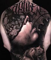 twarz kobiety z przepaską na oczach