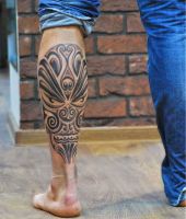 maoryski tatuaż maska
