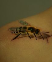 bee tattoo