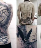 drzewo i nietoperz tatuaże na plecach