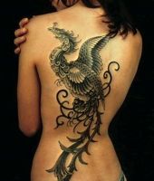 feniks tatuaz na lecach