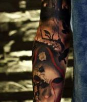 mroczny tatuaż