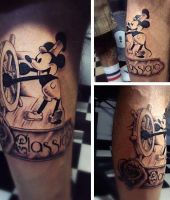 myszka miki za sterami statku