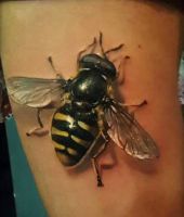 pszczoła realistyczny tatuaż 3d