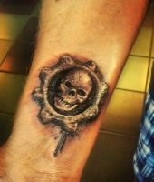 tatuaż gears of war