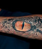 tatuaże oczy gada