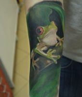 zilona żaba tatuaż