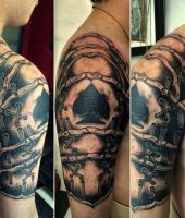 tatuaż na ramieniu pik